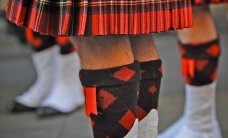 Шотландская юбка является успешной модной тенденцией современности. Сегодня на улице современного кр