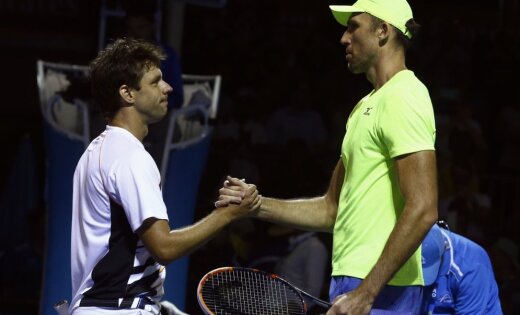 Tennis, Australian Open, Ivo Karlovic (R) vs Horacio Zeballos