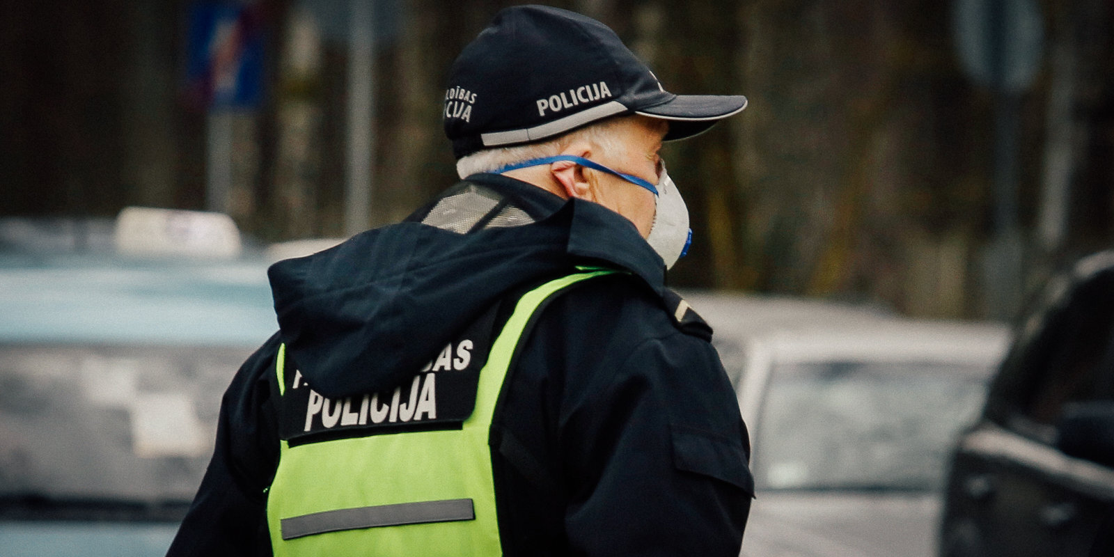 Policija pret vīrusu: sodi pandēmijas ierobežojumu pārkāpējiem atšķiras pat tūkstoškārt