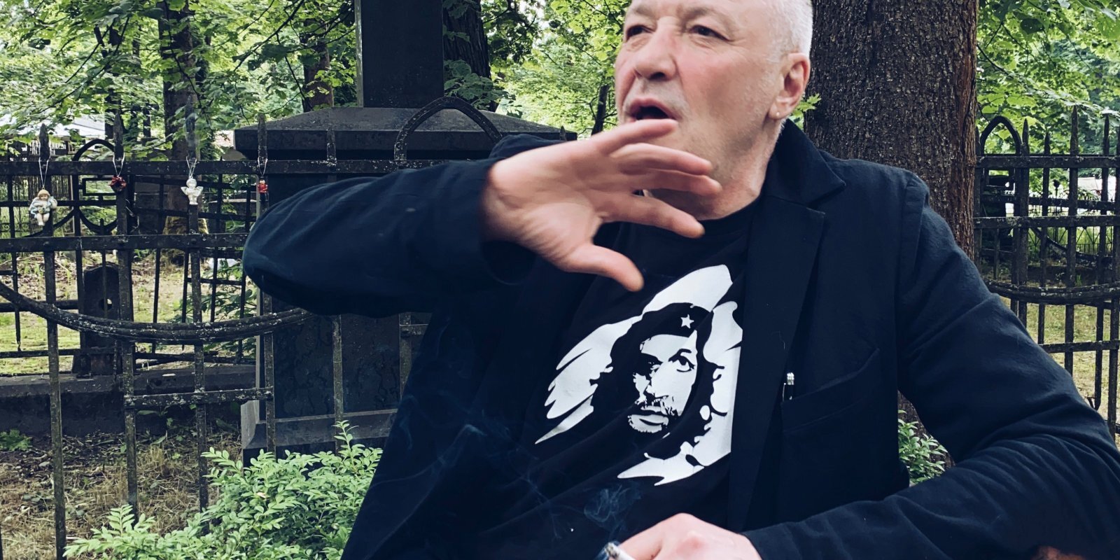 День рождения на кладбище. Андрей Васильев про друга Валеру Рижского и духовного сына Мишу Ефремова