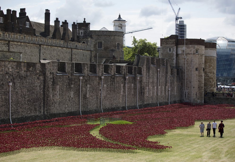 Лондонский Тауэр утопили в крови 888246 жертв первой мировой войны