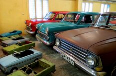 &quot;Потому что у них особая аура&quot;: коллекционер из Огре собрал 33 советские машины