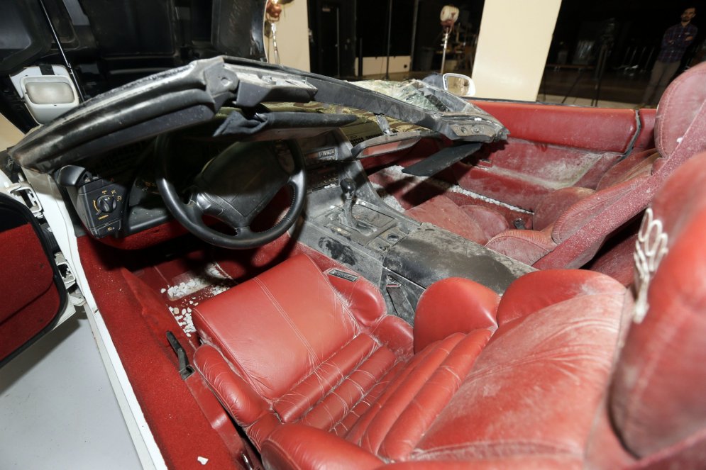 'Chevrolet' mēģinās glābt sadragāto vēsturisko 'Corvette'