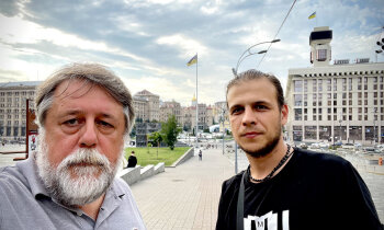 'Mūsu gaisma ir Putina gals.' Režisors Manskis par filmu 'Austrumu fronte'