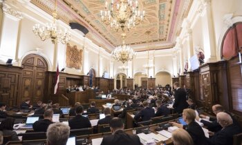 Ministru algas un solidaritātes nodoklis: Saeima atbalsta nākamā gada budžetu