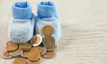Bezatbildīgi vecāki par uzturlīdzekļu nemaksāšanu valstij parādā 321 miljonu eiro