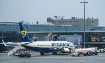Video: 'Ryanair' Londonas reisa aizkavēšanās raisa saspīlētu situāciju Rīgas lidostā