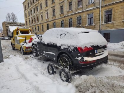 Полиция выписывает штрафы за заснеженные автомобили. Кого и на сколько могут оштрафовать?