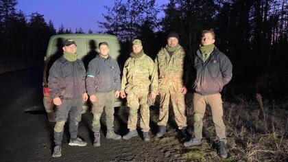 "Самое страшное — видеть, что сделали с детьми". Как украинские волонтеры ищут трупы возле линии фронта
