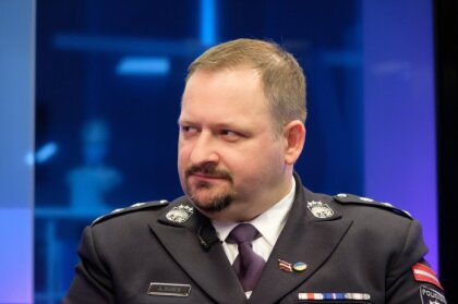 Sekmīgākai naida noziegumu apkarošanai policijai nepieciešami plašāki instrumenti, saka Ruks