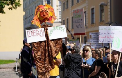 Pedagogi valdībai uzstāda ultimātu un paziņo par streiku