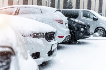 Sestdienas rītā daudzviet Latvijā apledojuši autoceļi