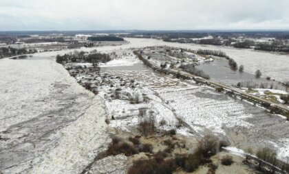 Поднимается уровень воды в Даугаве возле Екабпилса, гидрологи прогнозируют наводнение