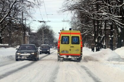 У трактора оторвался распылитель: повреждены две машины, один водитель госпитализирован