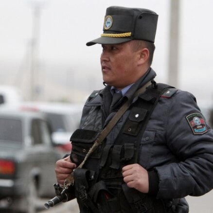 Nedēļu pirms vēlēšanām autoavārijā iet bojā Kirgizstānas vicepremjers