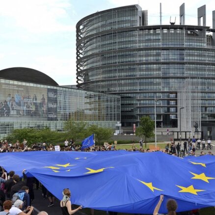 Eiropas Parlaments jauno sasaukumu sāks ar septiņām politiskajām grupām