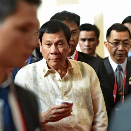 Pēc apsaukāšanās skandāla tomēr tikušies ASV un Filipīnu prezidenti