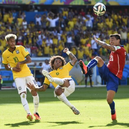 Бразилия в 1/8 финала лишь в серии пенальти превзошла чилийцев