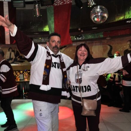 Latvijas hokeja fani arī šogad PČ varēs lustēties latviskā gaisotnē krodziņā 'Prāgas Baltie krekli'
