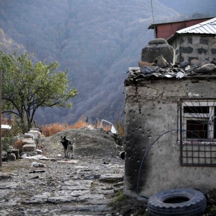 Video: Pirms zemju nodošanas Azerbaidžānai armēņi nodedzina savas mājas