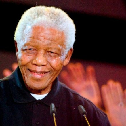 Nelsons Mandela  nonācis slimnīcā