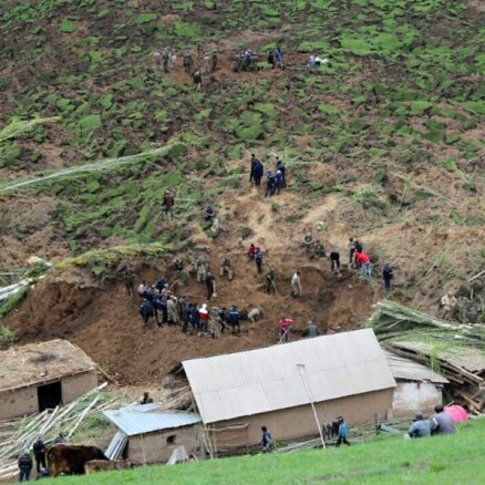 Zemes nogruvumā Kirgizstānā gājuši bojā 24 cilvēki