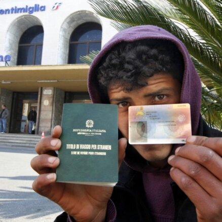 Беженцы смогут получить гражданство Латвии не раньше, чем через десять лет
