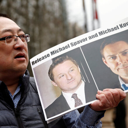 Ķīna pusotru gadu aizturētus kanādiešus apsūdz spiegošanā