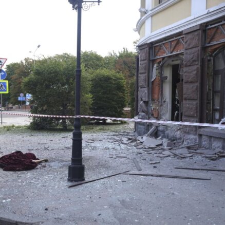 Удар по Донецку во время прощания с Героем России. Что это было?
