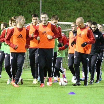 Latvijas futbola izlase Amsterdamā bez lielas ažiotāžas gatavojas spēlei ar Nīderlandi