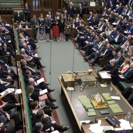 Lielbritānijas parlaments atbalsta labojumu, kas var nobloķēt bezvienošanās 'Brexit'