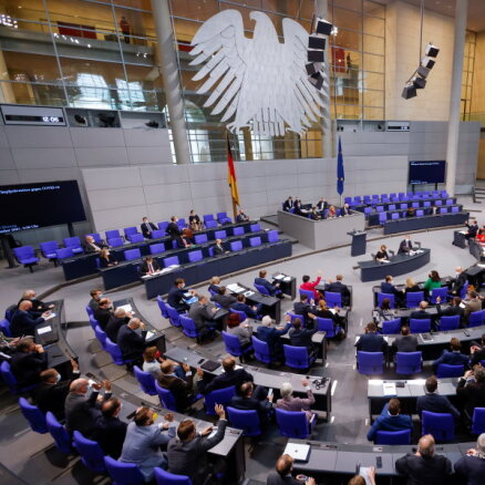 Бундестаг утверждает новое правительство Германии. Канцлер — Шольц, глава МИД — жесткий критик России и Китая