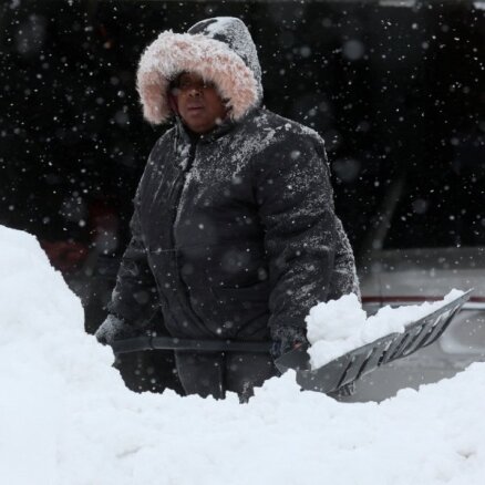 Ziemas vētrā ASV bojāgājušo skaits pārsniedz 50; pilsētas – neizbraucamas
