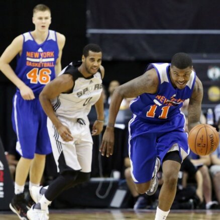 NBA Vasaras līgas debijā Porziņģis ar 12 punktiem sekmē 'Knicks' uzvaru pār Bertāna 'Spurs'