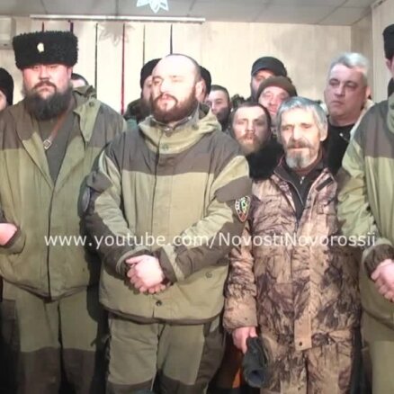 Video: Luhanskas kaujinieki sadumpojas un sūdzas Putinam par separātistu vadības nelikumībām