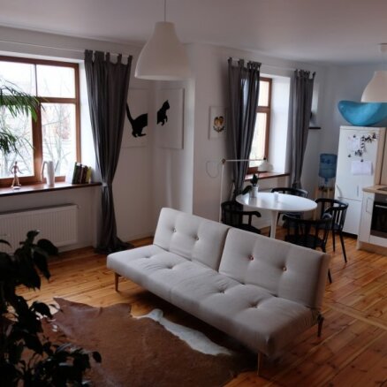 No necilības līdz šedevram – omulīgi izremontēts studio tipa dzīvoklis Rīgā