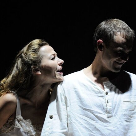 Foto: Kā top izrāde 'Uguns un nakts' Latvijas Nacionālajā teātrī