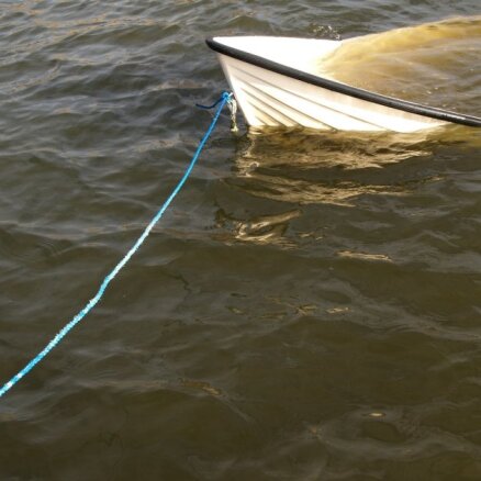 В Карелии перевернулась лодка с детьми: 14 погибших