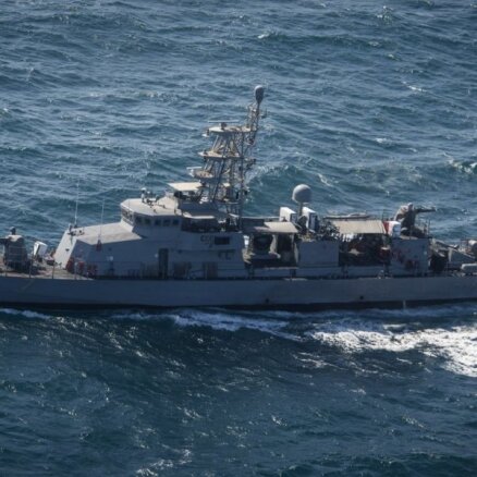 No Jemenas teritorijas Sarkanajā jūrā ar raķetēm apšaudīti trīs ASV karakuģi