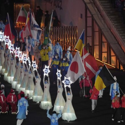 Foto: Svinīgi noslēgtas Pekinas paralimpiskās spēles