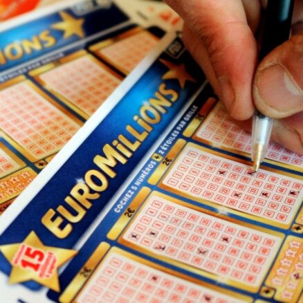 Loterijā uzvarējis francūzis labdarībai ziedos 50 miljonus eiro