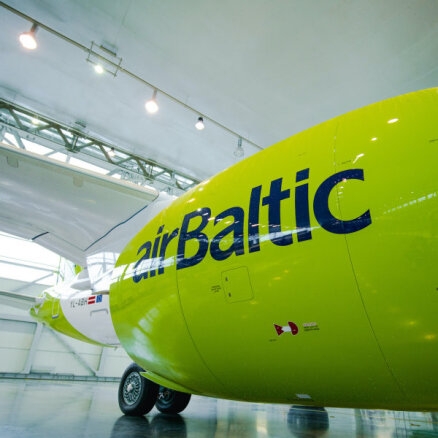 airBaltic получил еще один самолет Airbus A220-300