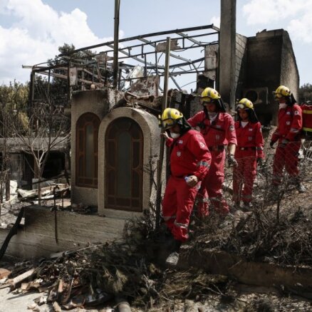 Meža ugunsgrēkos Grieķijā vismaz 80 bojāgājušie; meklē pazudušos