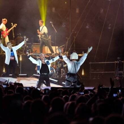 Foto: 'Instrumenti' noslēdz augustu ar grandiozu koncertu Daugavas stadionā