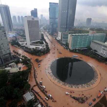 Foto: Pasaulē visātrāk grimstošā miljonu pilsēta Džakarta