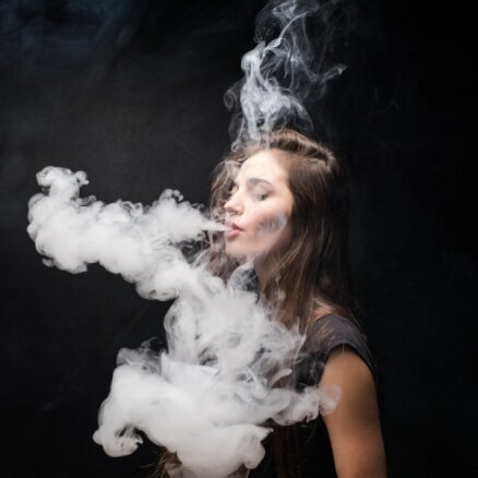 Tabakas izstrādājumus un e-cigaretes varētu ļaut iegādāties tikai no 19 gadu vecuma