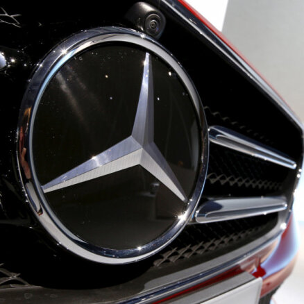 Vācijas patērētāji 'dīzeļgeitas' skandāla lietā iesniedz tiesā prasību pret 'Daimler'