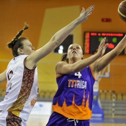 Savainojuma dēļ no Latvijas sieviešu basketbola izlases kandidātu pulka svītrota Rozenberga
