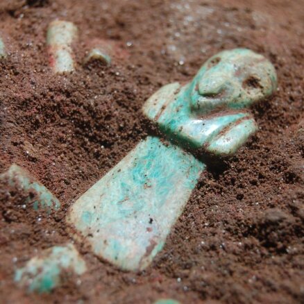 Arheologi atraduši 1000 gadus vecu maiju sarkofāgu