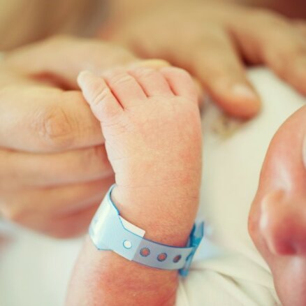 Slimību skrīnings jaundzimušajam: kas jāzina vecākiem
